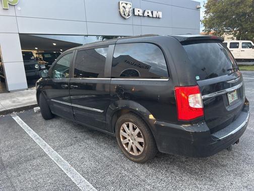 2014 Chrysler Town & Country Touring