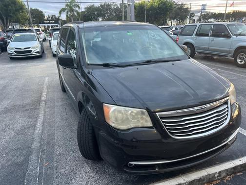 2014 Chrysler Town & Country Touring