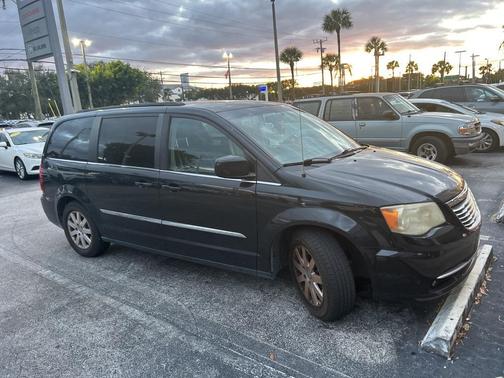 2014 Chrysler Town & Country Touring