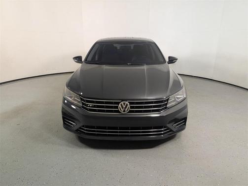 2018 Volkswagen Passat 2.0T R-Line