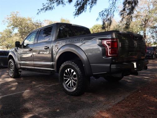 Photo 4 of 25 of 2019 Ford F-150 Raptor