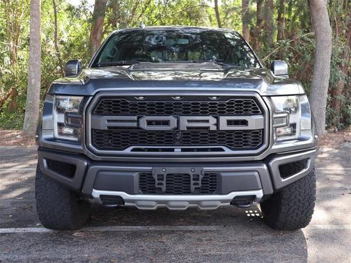 Photo 2 of 25 of 2019 Ford F-150 Raptor