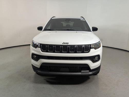 Bright White Clearcoat 2026 Jeep Compass Latitude