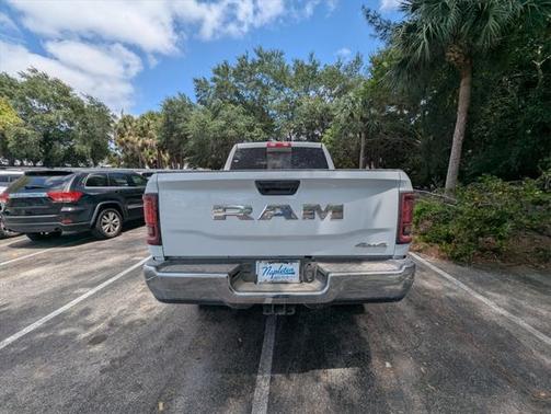 2025 RAM 2500 Tradesman Crew Cab 4x4 6'4' Box