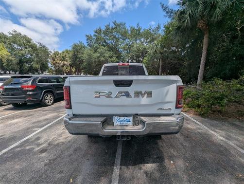 2025 RAM 2500 Tradesman Crew Cab 4x4 6'4' Box