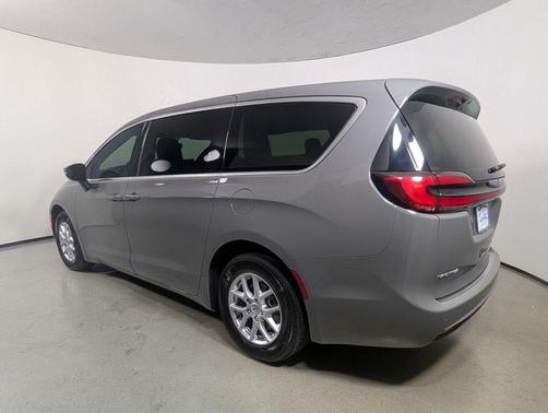 Ceramic Gray Clearcoat 2023 Chrysler Pacifica Touring L
