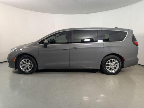 Ceramic Gray Clearcoat 2023 Chrysler Pacifica Touring L