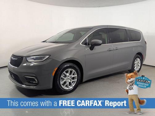 Ceramic Gray Clearcoat 2023 Chrysler Pacifica Touring L