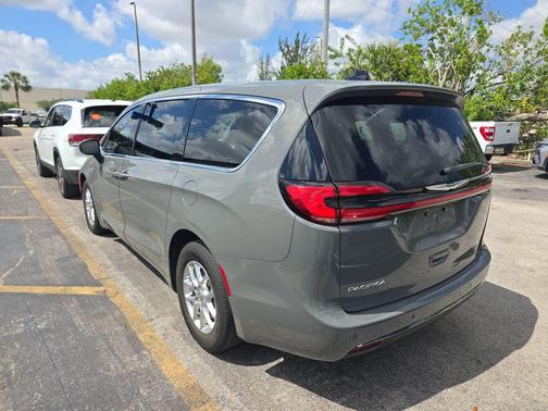 Ceramic Gray Clearcoat 2023 Chrysler Pacifica Touring L