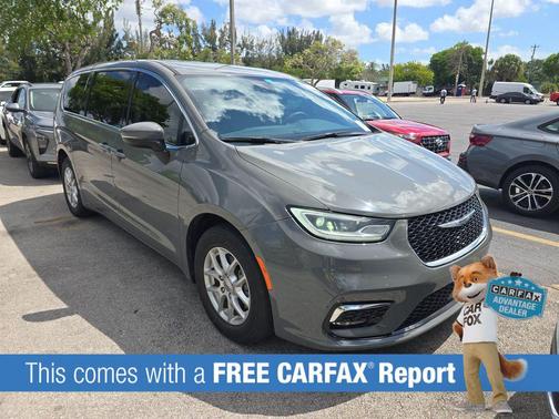 Ceramic Gray Clearcoat 2023 Chrysler Pacifica Touring L