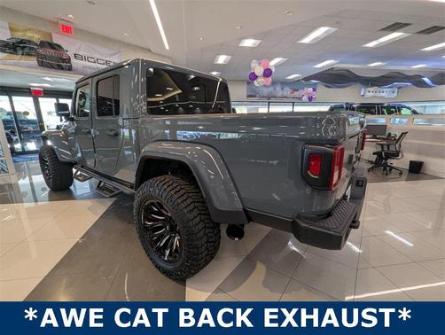 2025 Jeep Gladiator Nighthawk