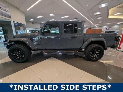 2025 Jeep Gladiator Nighthawk