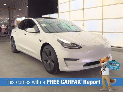 Pearl White Multi-Coat 2022 Tesla Model 3 Long Range