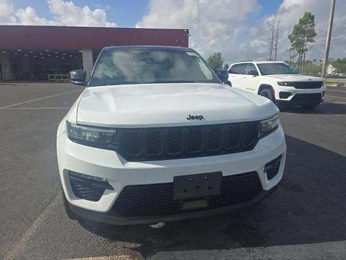 Bright White Clearcoat 2023 Jeep Grand Cherokee Limited