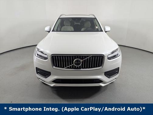2020 Volvo XC90 T6 Momentum