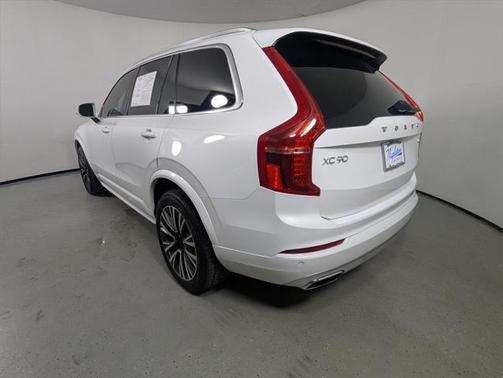 2020 Volvo XC90 T6 Momentum