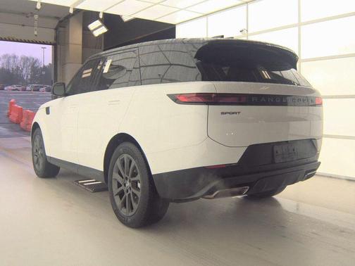 2024 Land Rover Range Rover Sport SE