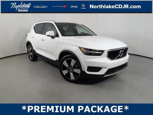 2020 Volvo XC40 T5 Momentum
