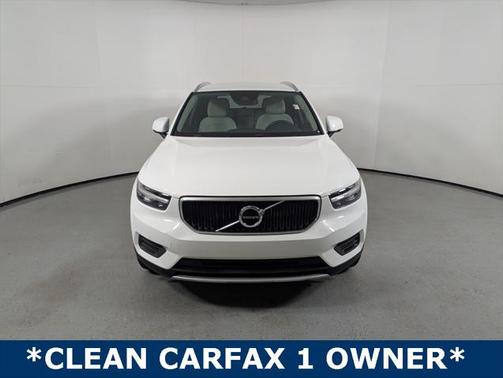 2020 Volvo XC40 T5 Momentum