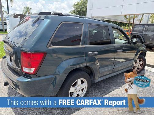 Green 2005 Jeep Grand Cherokee Laredo