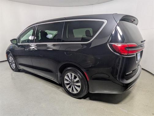 2024 Chrysler Pacifica Hybrid Select