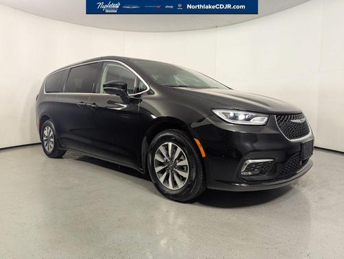 2024 Chrysler Pacifica Hybrid Select