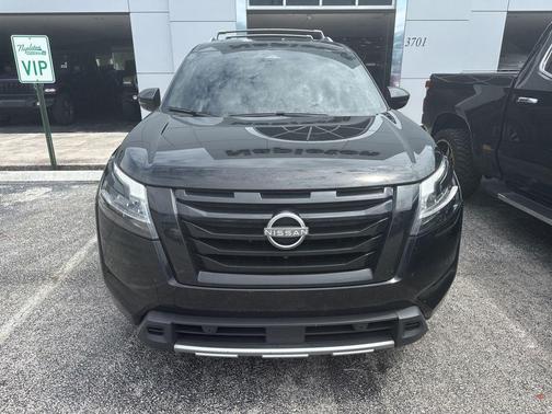 Super Black 2024 Nissan Pathfinder Platinum 4WD