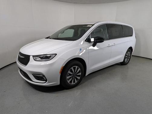 2025 Chrysler Pacifica Hybrid Select