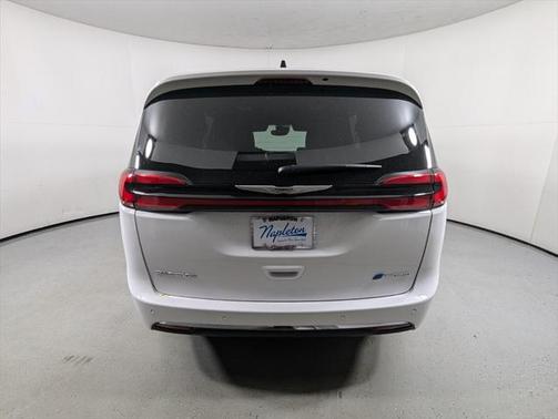2025 Chrysler Pacifica Hybrid Select