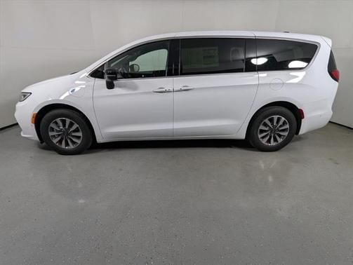 2025 Chrysler Pacifica Hybrid Select