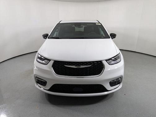 2025 Chrysler Pacifica Hybrid Select