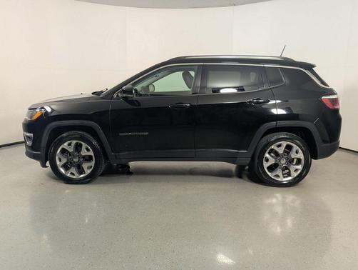 Diamond Black Crystal Pearlcoat 2018 Jeep Compass Limited