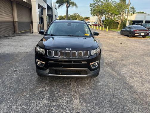 Diamond Black Crystal Pearlcoat 2018 Jeep Compass Limited