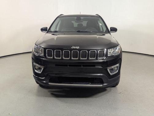 Diamond Black Crystal Pearlcoat 2018 Jeep Compass Limited