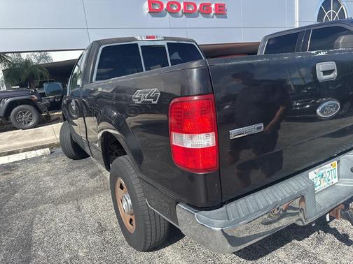 2004 Ford F-150 XLT