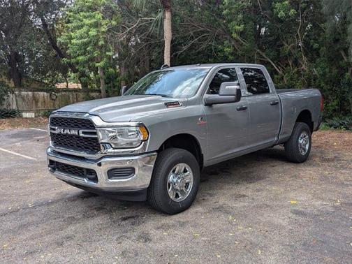 2024 RAM 2500 Tradesman Crew Cab 4x4 6'4' Box