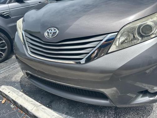 2012 Toyota Sienna XLE