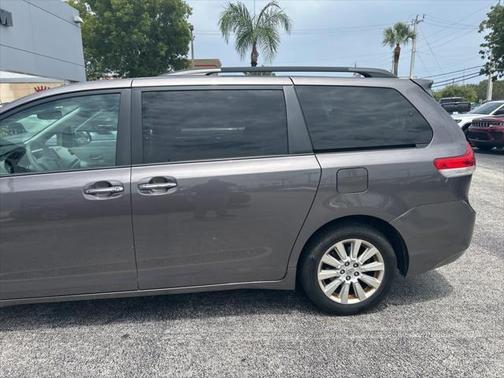2012 Toyota Sienna XLE