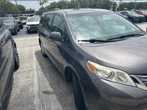 2012 Toyota Sienna XLE