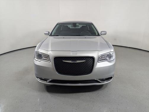 2020 Chrysler 300 Touring