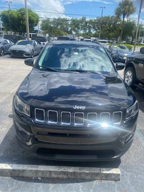 Diamond Black Crystal Pearlcoat 2020 Jeep Compass Latitude