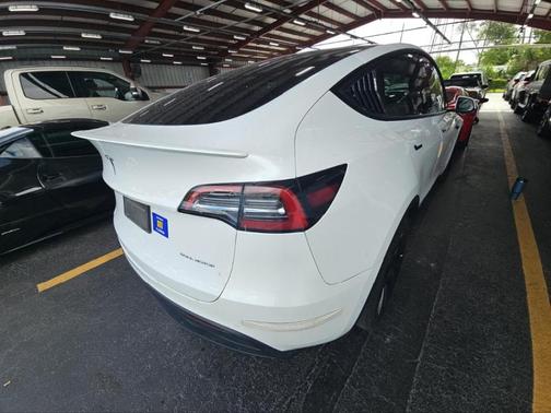 Pearl White Multi-Coat 2022 Tesla Model Y Long Range Dual Motor All-Wheel Drive