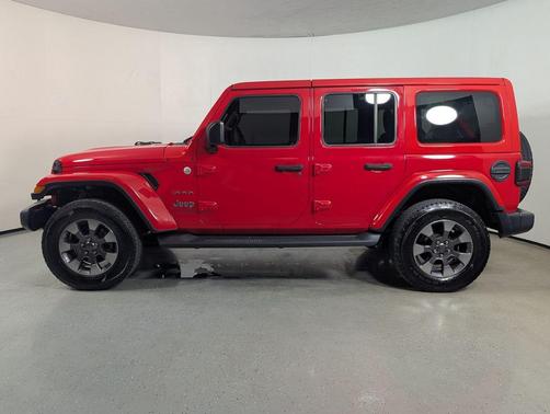 Firecracker Red Clearcoat 2019 Jeep Wrangler Unlimited Sahara