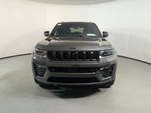 Baltic Gray Metallic Clearcoat 2026 Jeep Grand Cherokee Limited