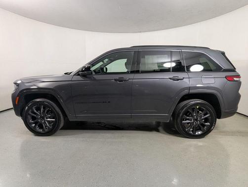 Baltic Gray Metallic Clearcoat 2026 Jeep Grand Cherokee Limited