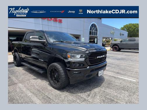 Diamond Black Crystal Pearlcoat 2023 RAM 1500 Laramie