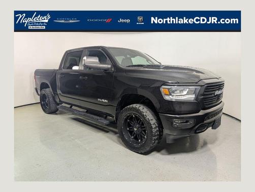 Diamond Black Crystal Pearlcoat 2023 RAM 1500 Laramie