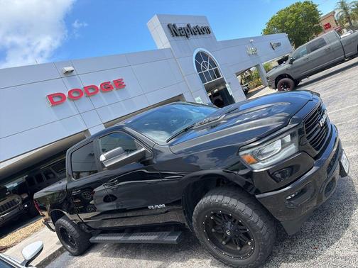 Diamond Black Crystal Pearlcoat 2023 RAM 1500 Laramie