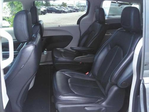 2021 Chrysler Pacifica Hybrid Touring L