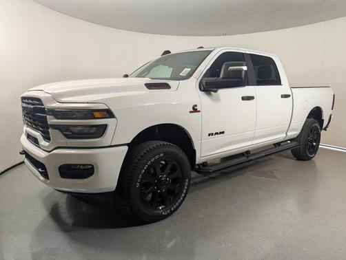 Bright White Clearcoat 2026 RAM 3500 Big Horn Crew Cab 4x4 6'4' Box